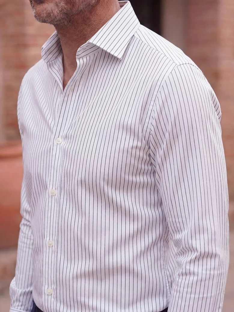 Camisa de popelina blanca lisa de fácil planchado