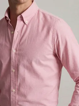 Camisa en Oxford americano grueso, lisa, color rosa caramelo