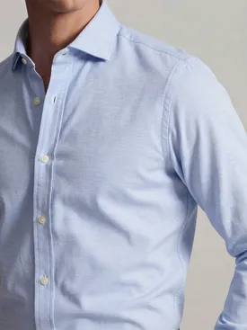 Camisa de sarga azul cielo lisa