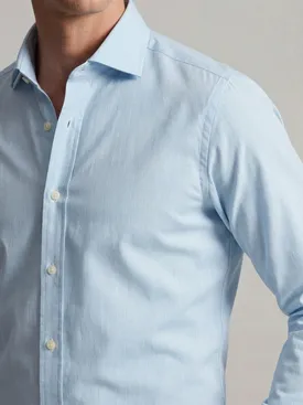 Camisa azul claro lisa de planchado fácil de punta a punta